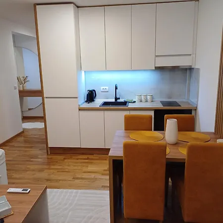 Larso Lux, Free Swimming Pools & Parking Apartamento Vrnjačka Banja