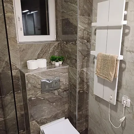 Larso Lux, Free Swimming Pools & Parking Apartamento