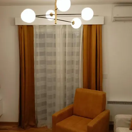 Lägenhet Larso Lux, Free Swimming Pools & Parking *