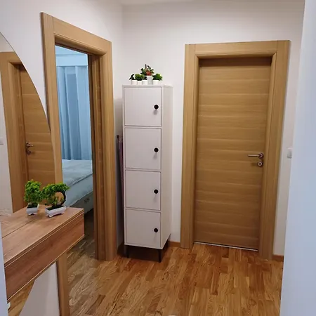 Larso Lux Apartment
