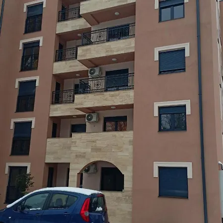 Apartment Larso Lux *