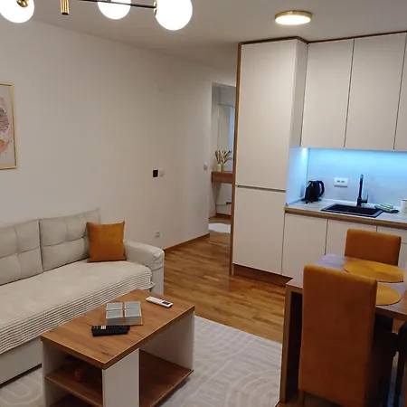 Apartamento Larso Lux, Free Swimming Pools & Parking