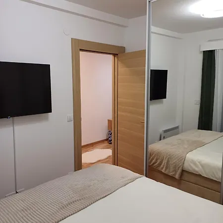 Larso Lux, Free Swimming Pools & Parking Lägenhet