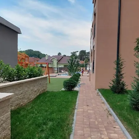 Apartamento Larso Lux, Free Swimming Pools & Parking