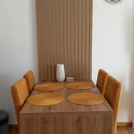 Apartamento Larso Lux, Free Swimming Pools & Parking