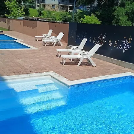 Apartment Larso Lux, Free Swimming Pools & Parking *