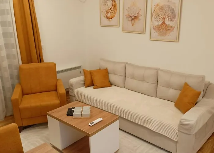 Larso Lux, Free Swimming Pools & Parking *