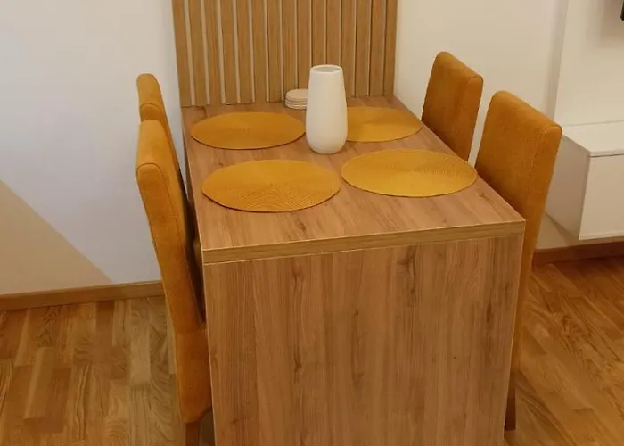 Larso Lux, Free Swimming Pools & Parking *