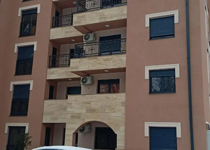 Apartman Larso Lux, Free Swimming Pools & Parking *