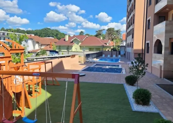 Larso Lux, Free Swimming Pools & Parking Apartman Vrnjačka Banja