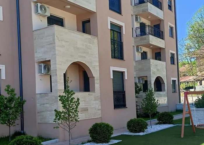 Larso Lux, Free Swimming Pools & Parking * Vrnjačka Banja