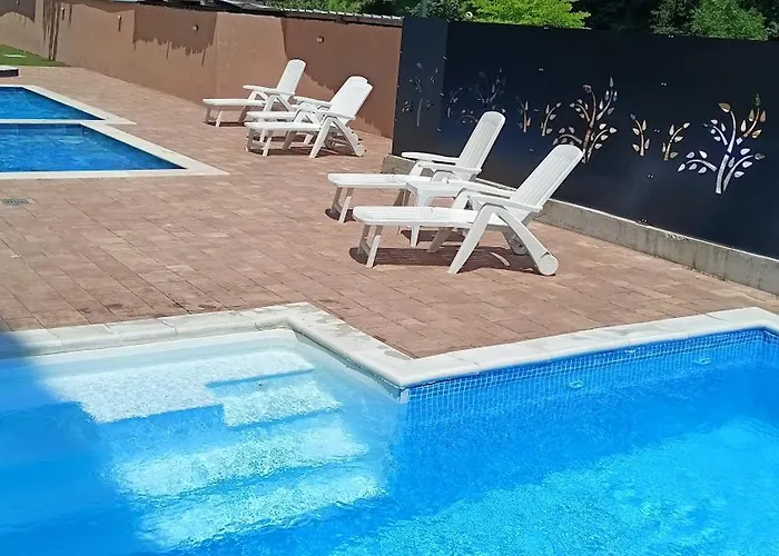 Apartman Larso Lux, Free Swimming Pools & Parking *